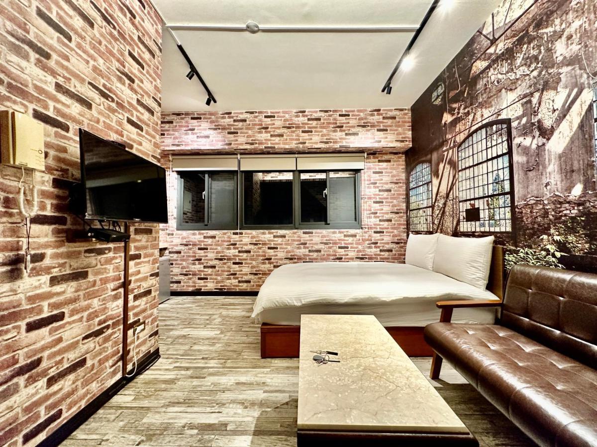 御旅 Inn Taichung Exterior photo